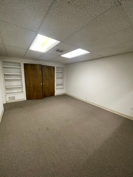 More Photos Of 12 Plains Rd, Essex Warehouse For Lease