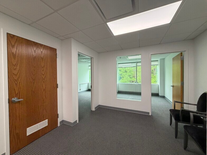 More Photos Of 118 N Bedford Rd, Mount Kisco Office For Lease