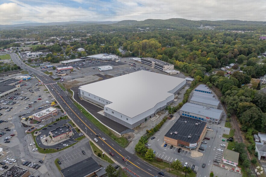 More Photos Of 102 Dolson Ave, Middletown Distribution For Lease