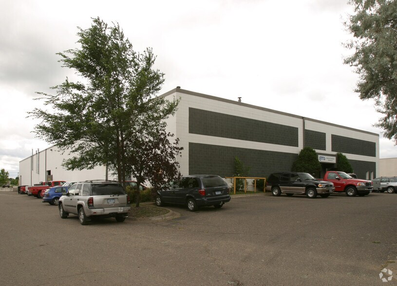 More Photos Of 998 Berwood Ave, Vadnais Heights Light Manufacturing For Lease