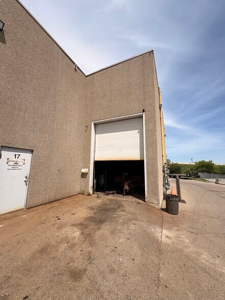 More Photos Of 7003 Steeles Ave W, Toronto Light Manufacturing For Lease