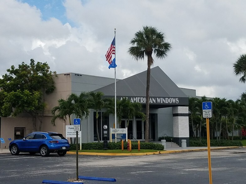 More Photos Of 6001 Powerline Rd, Fort Lauderdale Showroom For Lease