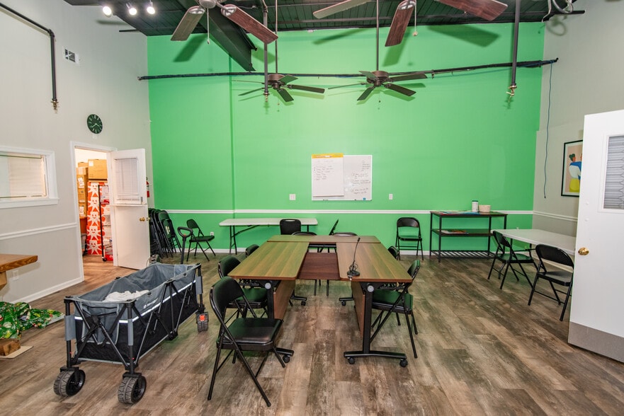 More Photos Of 4128 Hayward Ave, Baltimore Warehouse For Sale