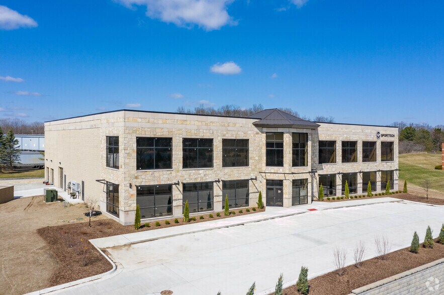 More Photos Of 12877 Emerson Dr, Brighton Flex For Sale