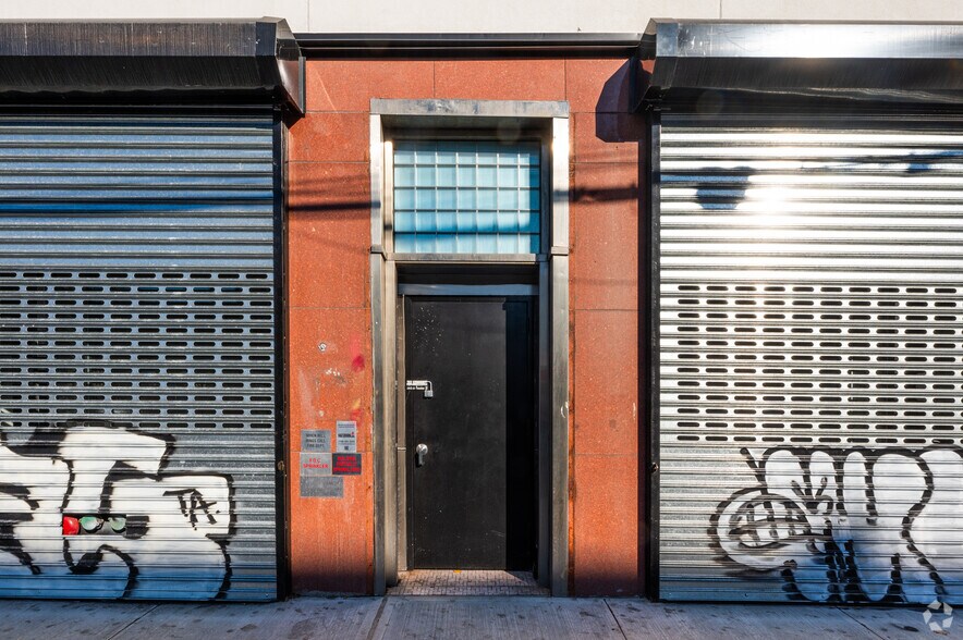 More Photos Of 2415 E Tremont Ave, Bronx Flex For Lease