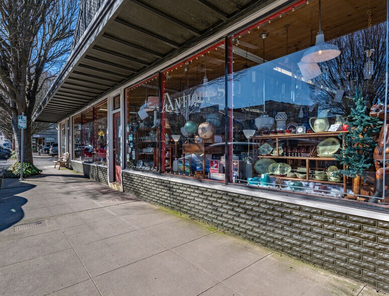 More Photos Of 802 Washington St, Port Townsend General Retail For Sale