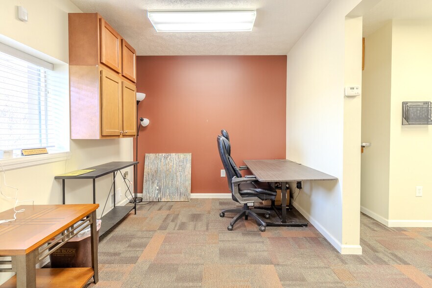 More Photos Of 204 Main St, East Pittsburgh Warehouse For Sale