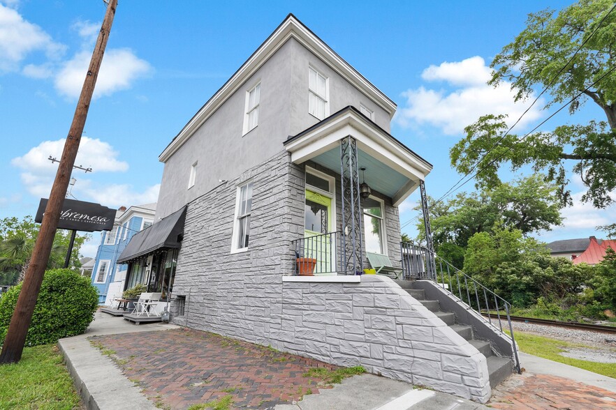 More Photos Of 2312 Abercorn St, Savannah Storefront Retail Residential For Sale