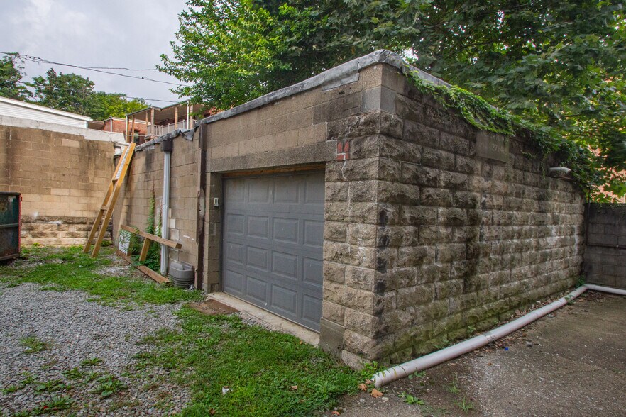 Primary Photo Of 527 Jeanette St, Pittsburgh Industrial For Lease