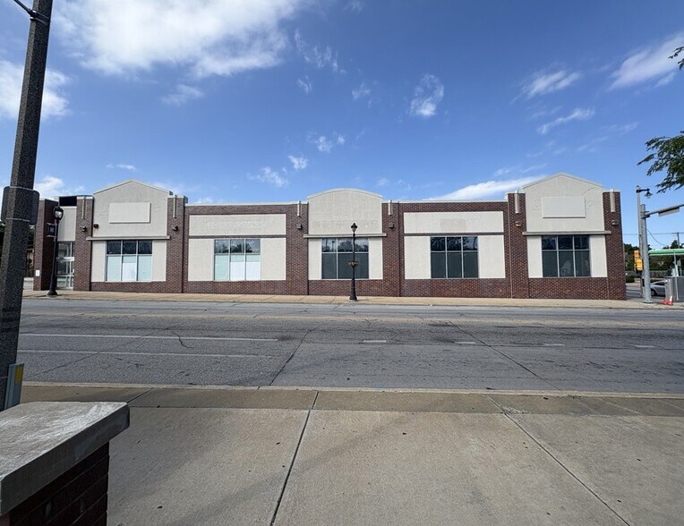 More Photos Of 3030 W Villard Ave, Milwaukee Drugstore For Lease