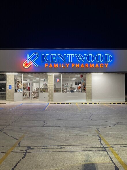 More Photos Of 706 Avenue G, Kentwood Freestanding For Lease