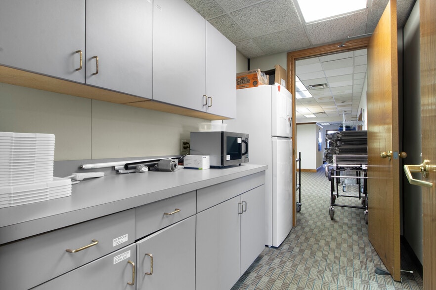 More Photos Of 2845 Tobey Dr, Indianapolis Flex For Sale