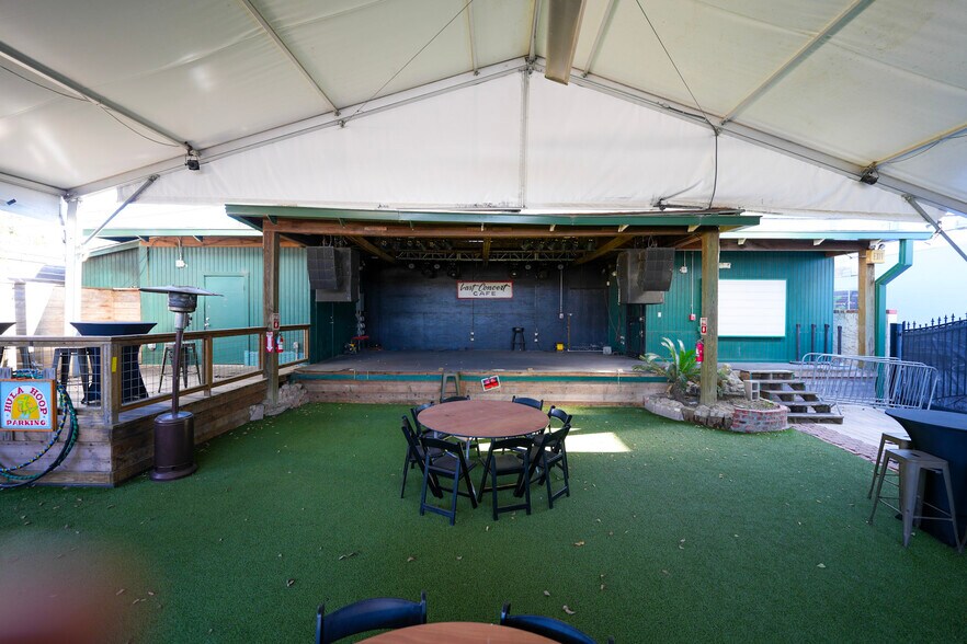 More Photos Of 1403 Nance St, Houston Restaurant For Lease