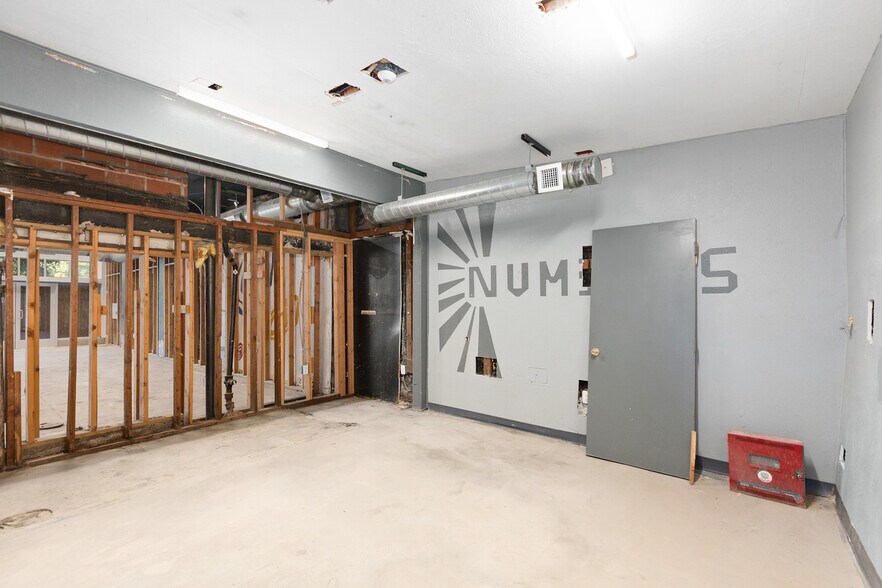 More Photos Of 3821 Park Blvd, San Diego General Retail For Lease