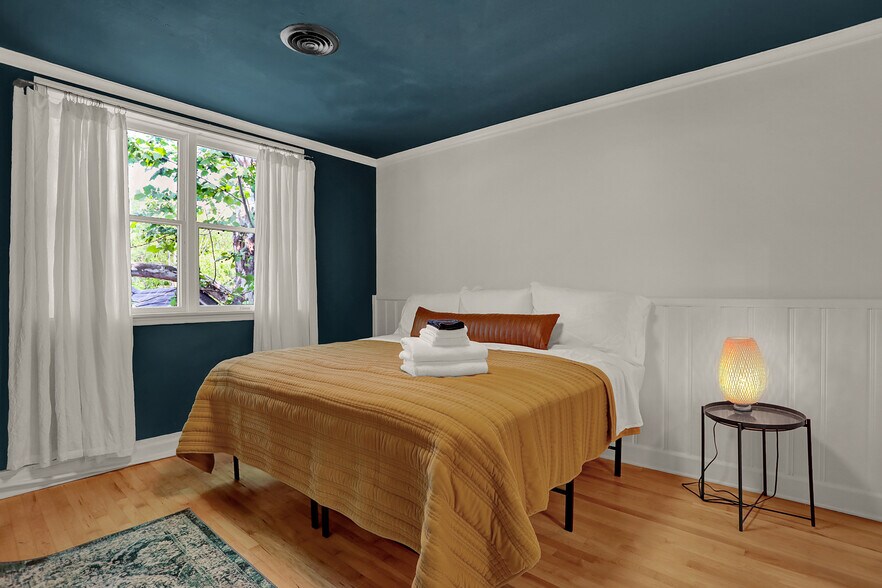 More Photos Of 2258 Young Ave, Memphis Loft Creative Space For Sale