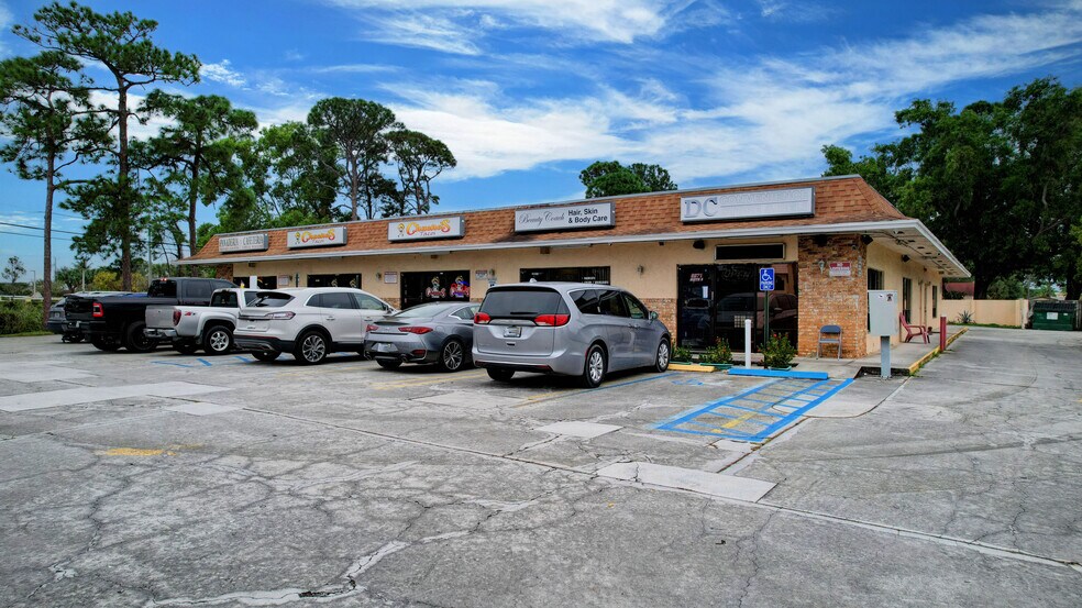 More Photos Of 5371 10th Ave N, Greenacres Storefront Retail Office For Lease