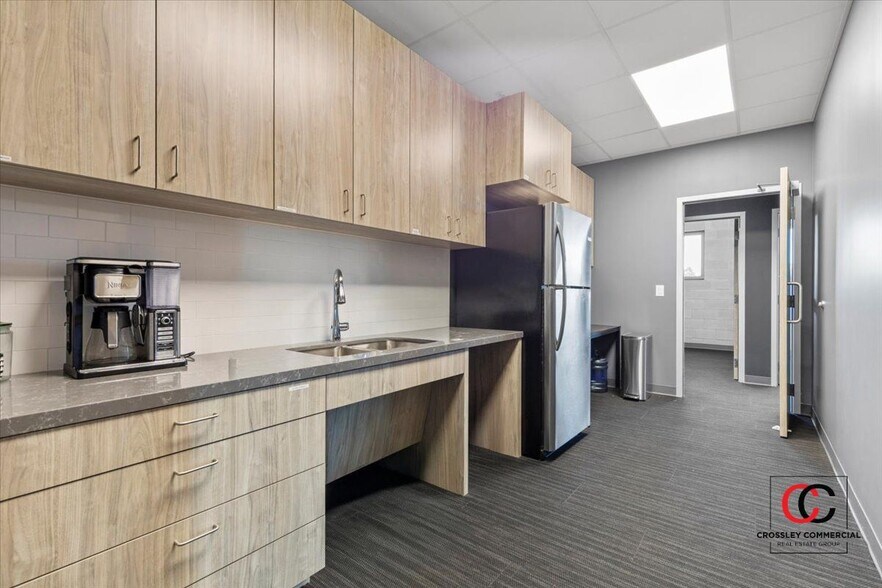 More Photos Of 211 S Brown St, Round Rock Medical For Sale