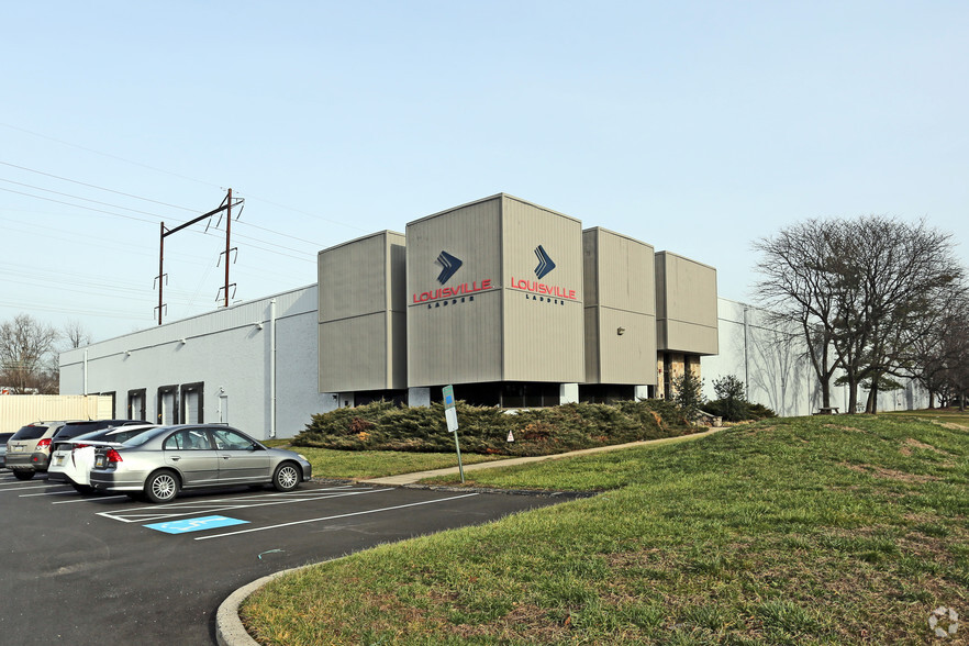 Primary Photo Of 855 Dunks Ferry Rd, Bensalem Warehouse For Lease