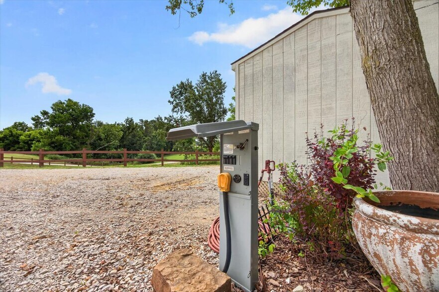 More Photos Of 12705 Rhoden Ln, Lowell Flex For Sale