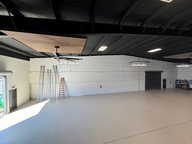 More Photos Of 131 W Duval St, Lake City Storefront Retail Office For Lease