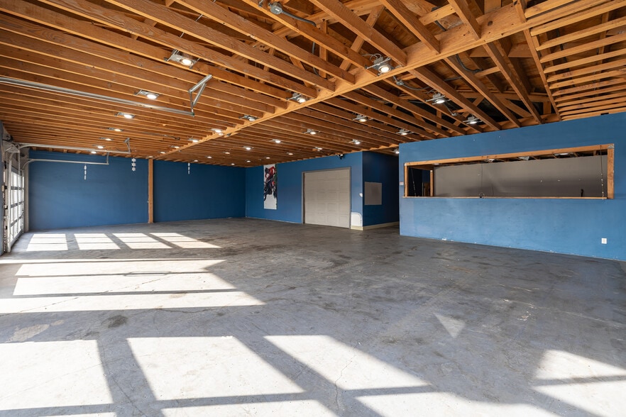 More Photos Of 821 W Olive St, Inglewood Warehouse For Lease