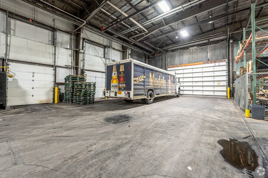More Photos Of 5900 Pennsylvania Ave, Maple Heights Distribution For Lease