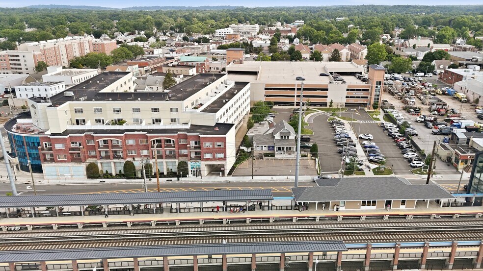 More Photos Of 319 Union Ave, Westbury Storefront For Lease