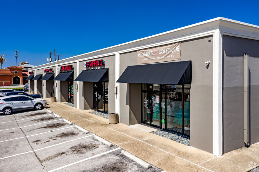 Primary Photo Of 3700 Fredericksburg Rd, San Antonio General Retail For Lease