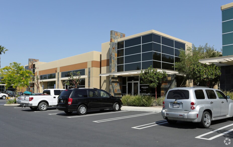 More Photos Of 8237 Rochester Ave, Rancho Cucamonga Medical For Lease