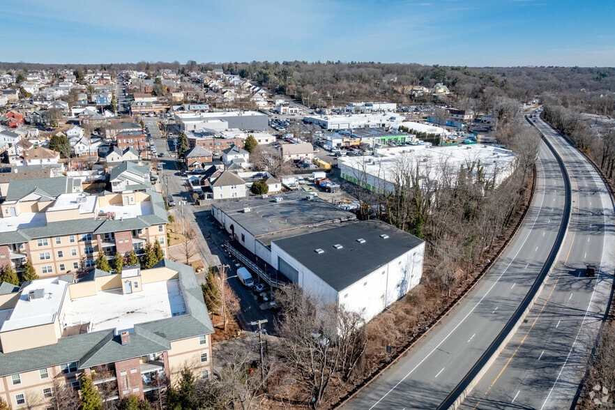 More Photos Of 100 Carney St, Glen Cove Manufacturing For Sale