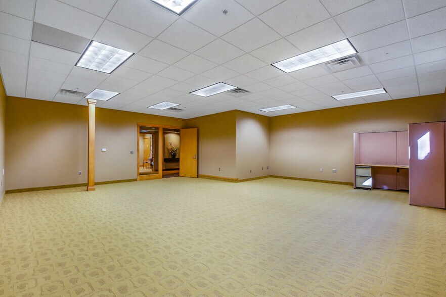 More Photos Of 659 W Hamilton Ave, Eau Claire Medical For Sale