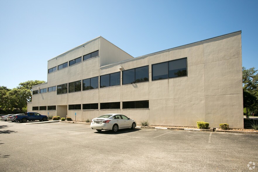 More Photos Of 1901 NW Military Hwy, San Antonio Office For Lease