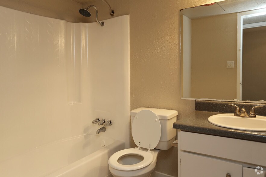 More Photos Of 504 Dudley Cir, Arlington Apartments For Sale