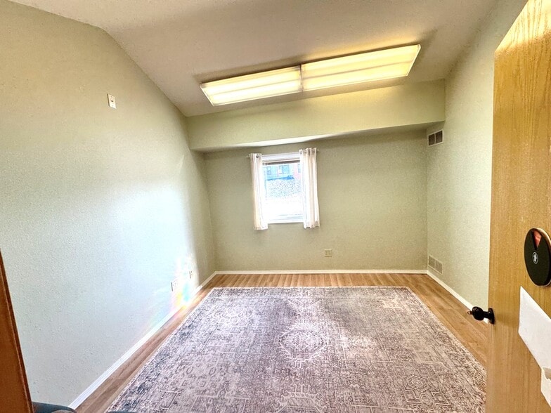 More Photos Of 1118 S Park St, Madison Office For Lease