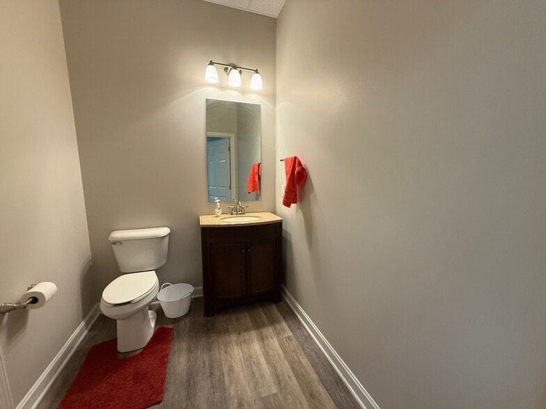 More Photos Of 12305 Westport Rd, Louisville Office For Lease