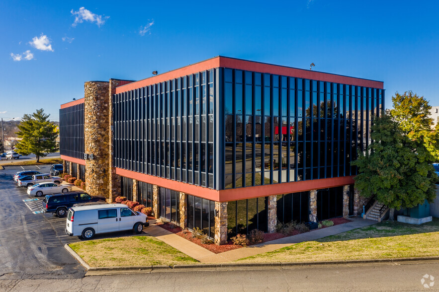 Primary Photo Of 1994 Gallatin Rd N, Madison Medical For Lease