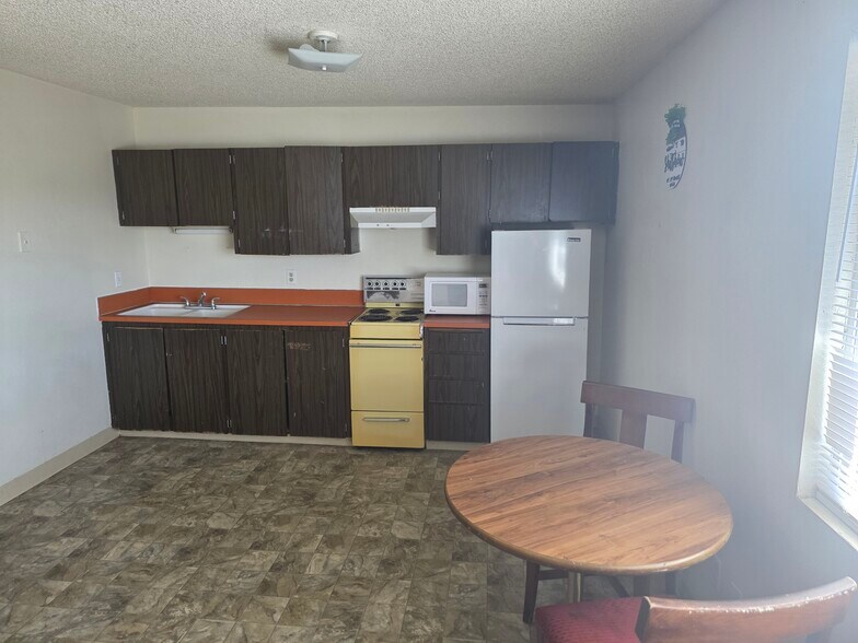 More Photos Of 1481 6th St, Umatilla Hotel For Sale