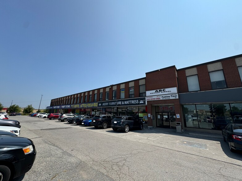 More Photos Of 1450-1458 Dundas St E, Mississauga Storefront Retail Office For Lease