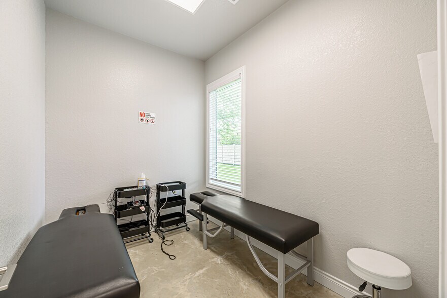 More Photos Of , Tomball Office For Sale