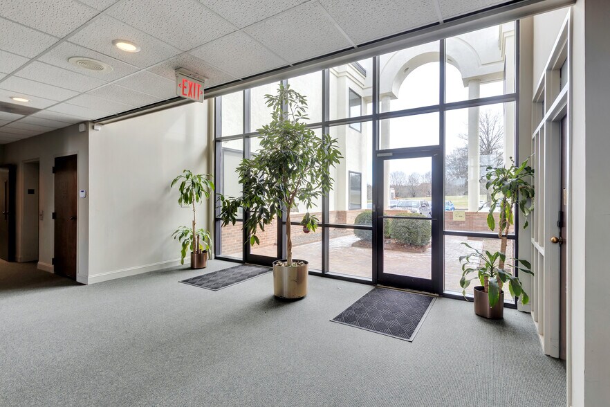 More Photos Of 2101 N Sardis Rd, Charlotte Office For Sale