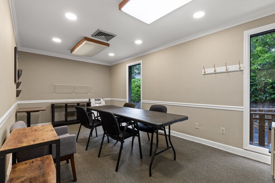 More Photos Of 4611 Hixson Pike, Hixson Office For Lease