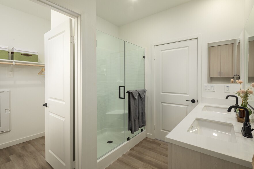 More Photos Of 1771 Blake Ave, Los Angeles Apartments For Lease