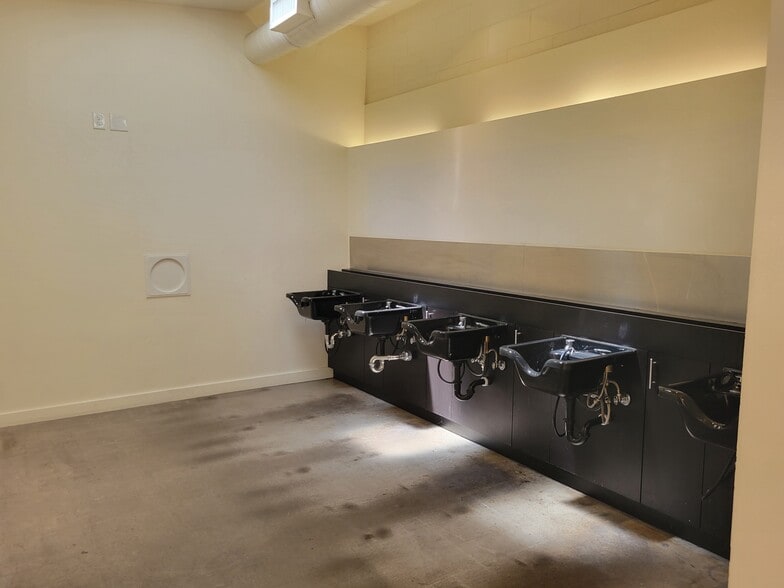 More Photos Of 1919 Mount Diablo Blvd, Walnut Creek Freestanding For Lease