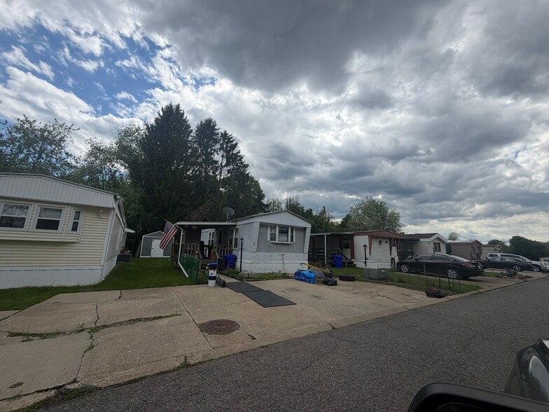 More Photos Of 1-21 Dinardo Mnr, Imperial Manufactured Housing Mobile Home Park For Sale