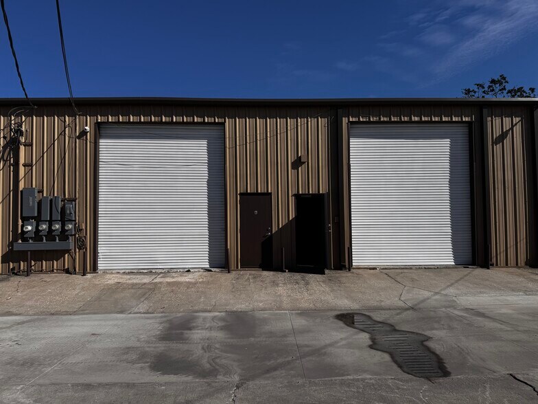 More Photos Of 4169 Hillsborough Ave, Tampa Warehouse For Lease