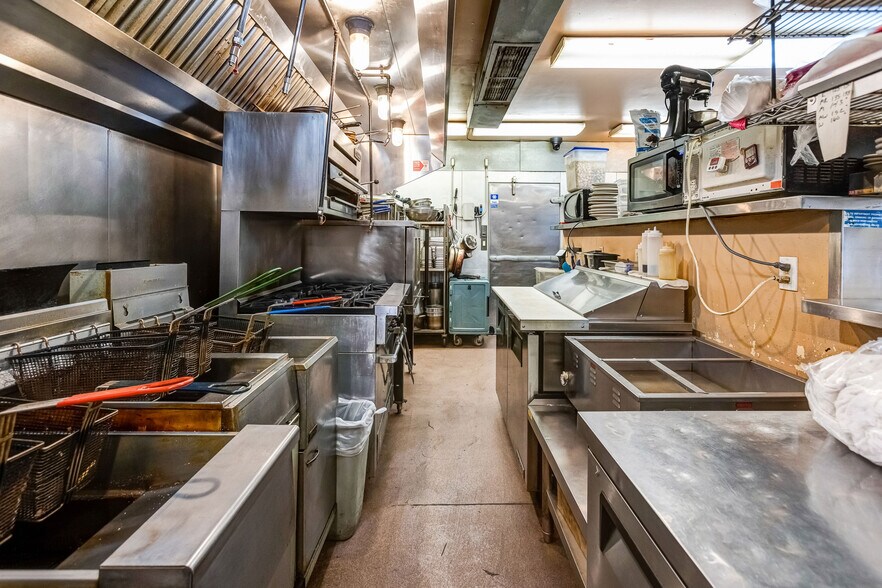 More Photos Of 263 N Main St, Donnelly Restaurant For Sale