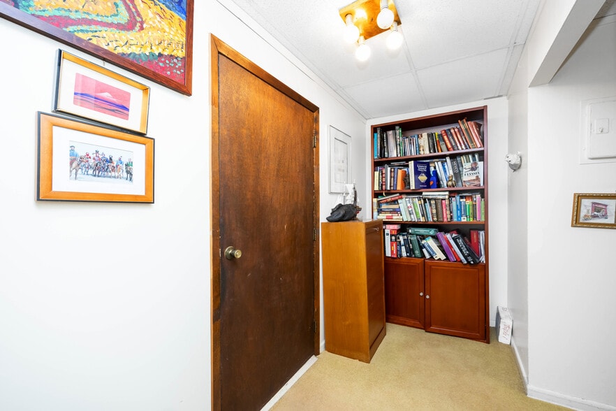 More Photos Of 40 Stoner Ave, Great Neck Apartments For Sale