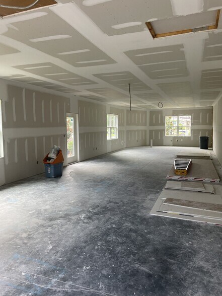 More Photos Of 104 Surgeons Dr, Myrtle Beach Office For Lease