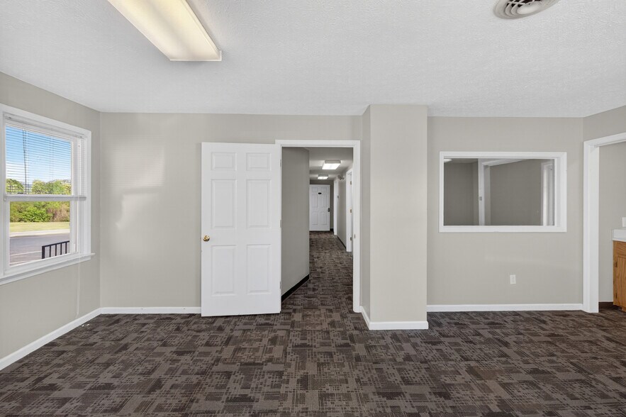 More Photos Of 114 Lexington Tpke, Amherst Medical For Lease