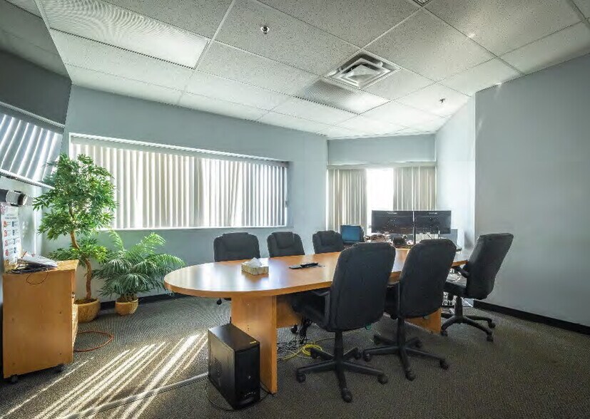 More Photos Of 10167 199 B St, Langley Twp Warehouse For Lease